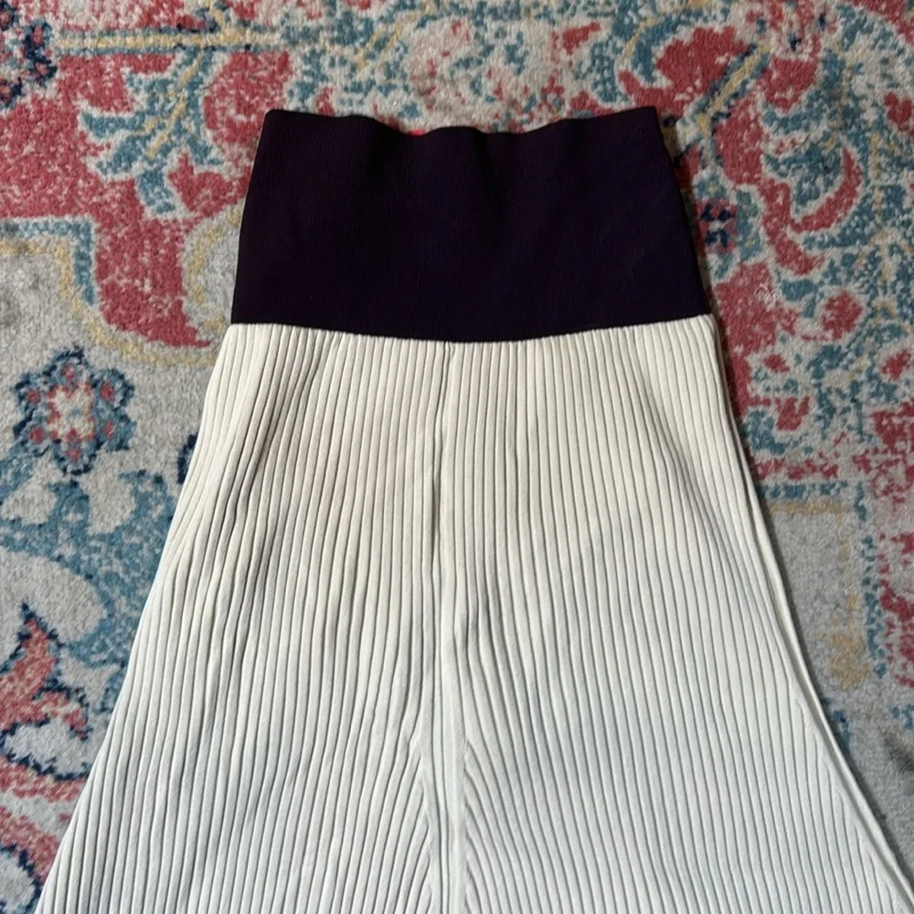 Tory Burch Cream Ribbed Maxi Skirt with Black Waistband